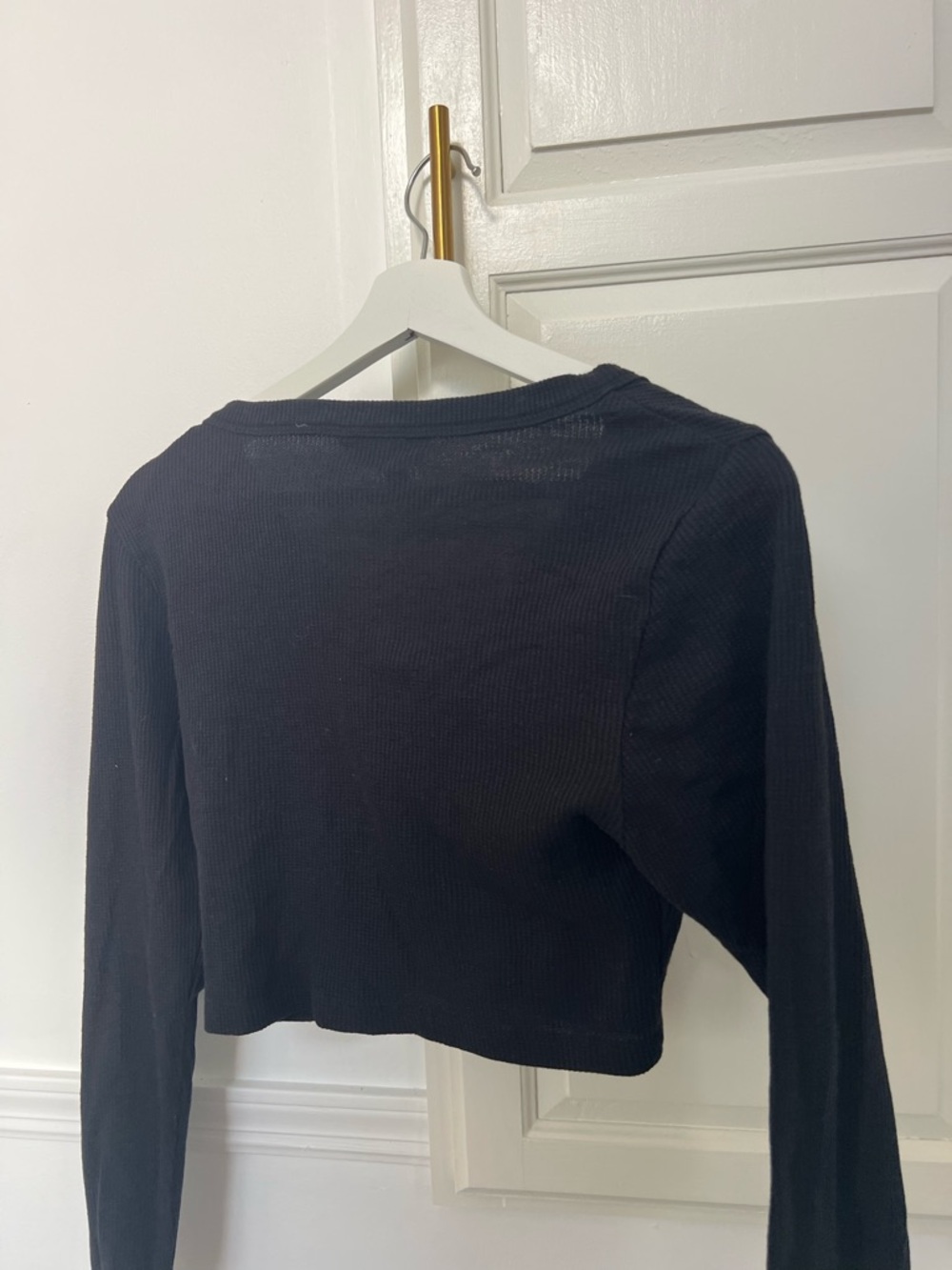 Black Ribbed Cropped Button-Front Top - Picture 5 of 6
